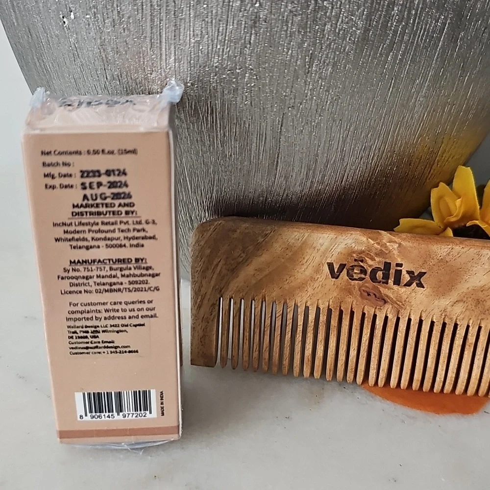 Vēdix Roha Rosemary Essential Oil & Comb - Picture 8 of 9